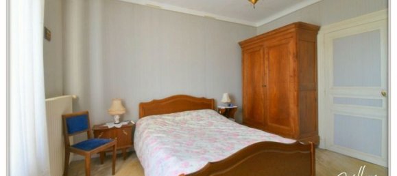 4 bedrooms Townhouse in Chateaumeillant, France No. 69660 12