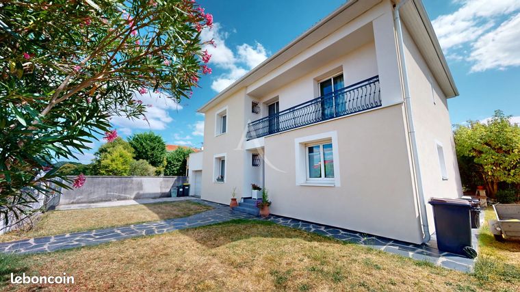 Casa de 6 dormitorios en Colomiers, France No. 311504