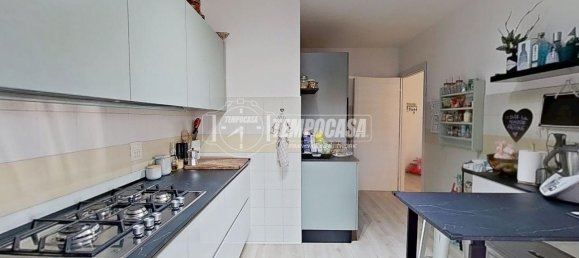 4 rooms Apartment in Bergamo, Italy No. 238965 4