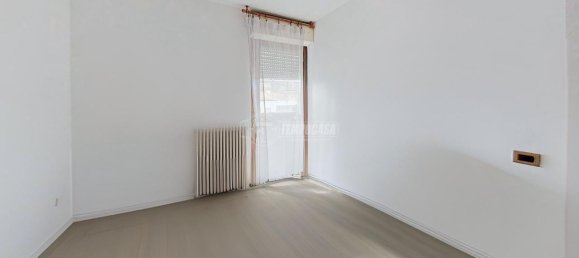 4 rooms Apartment in Bergamo, Italy No. 238965 27