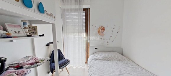 4 rooms Apartment in Bergamo, Italy No. 238965 12