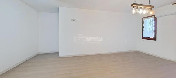 4 rooms Apartment in Bergamo, Italy No. 238965 32