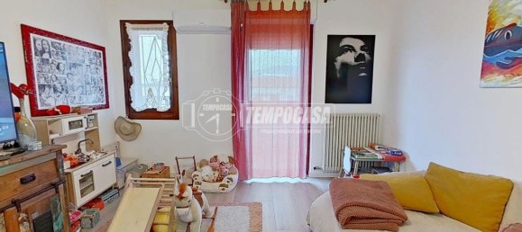 4 rooms Apartment in Bergamo, Italy No. 238965 2
