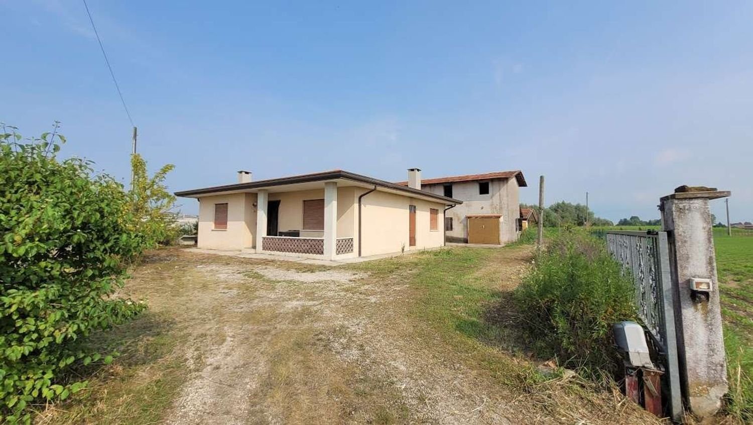 6 rooms Villa in Pordenone, Italy No. 90049