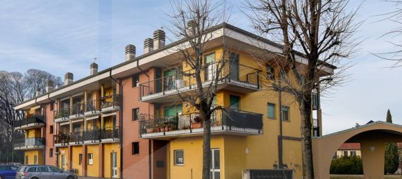 2 rooms Apartment in Casorezzo, Italy No. 17270 2