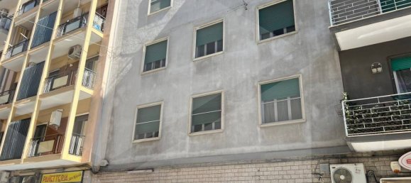 1 room Commercial property in Bari, Italy No. 329969 5