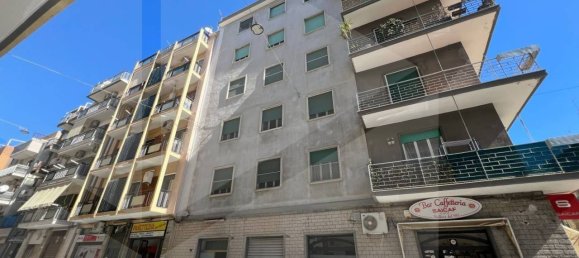 1 room Commercial property in Bari, Italy No. 329969 6