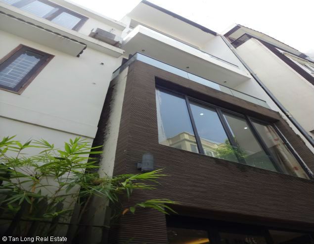 4 bedrooms House in Tay Ho, Vietnam No. 2580