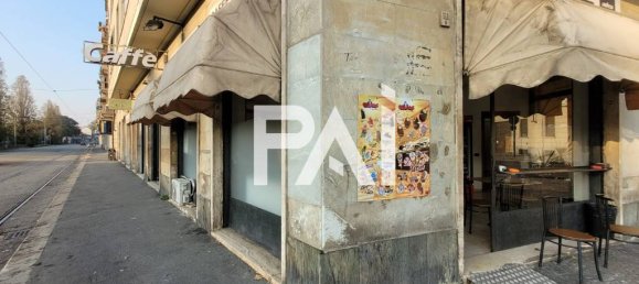 1 room Commercial property in Turin, Italy No. 210996 4