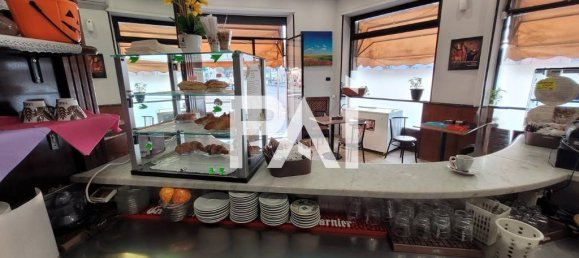 1 room Commercial property in Turin, Italy No. 210996 10