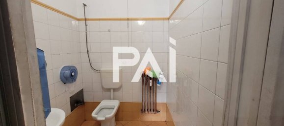 1 room Commercial property in Turin, Italy No. 210996 19