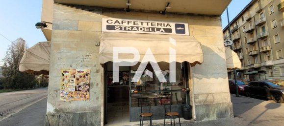 1 room Commercial property in Turin, Italy No. 210996 2