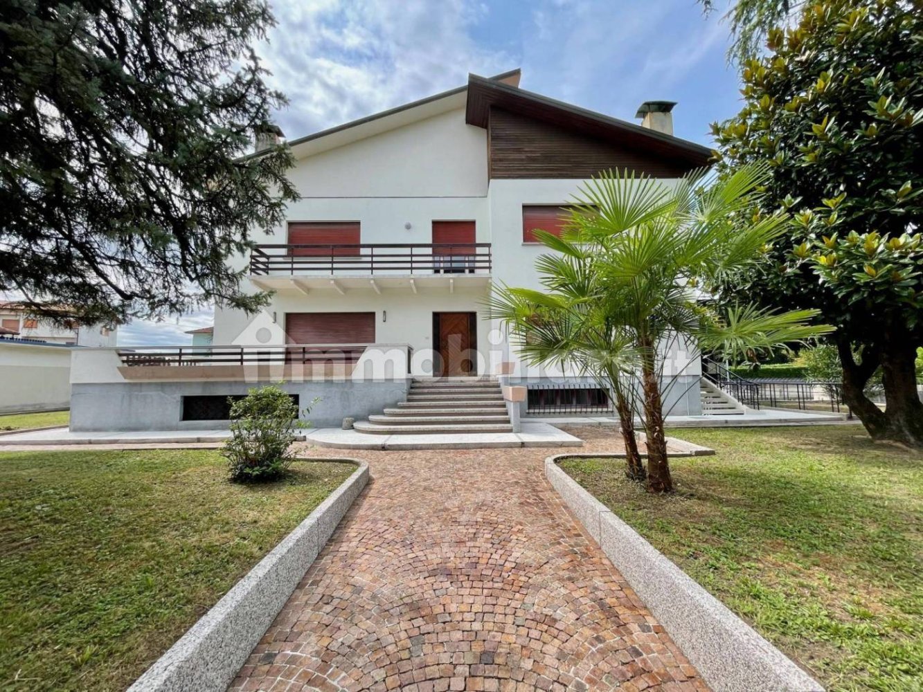 4 bedrooms Villa in Pordenone, Italy No. 391961