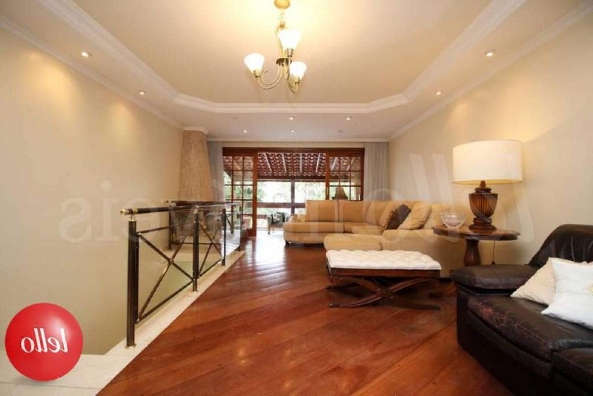 Casa de 4 dormitorios en Sao Paulo, Brazil No. 519755