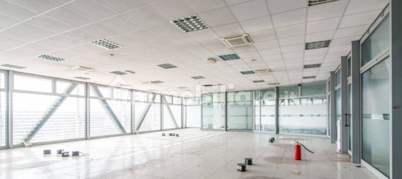 Escritório de 5 divisões em Codogno, Italy N.º 133344 18