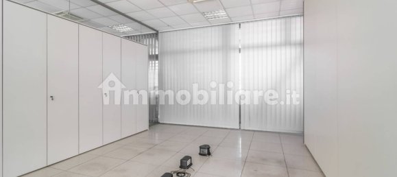 Escritório de 5 divisões em Codogno, Italy N.º 133344 11