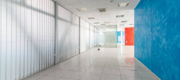 Escritório de 5 divisões em Codogno, Italy N.º 133344 2