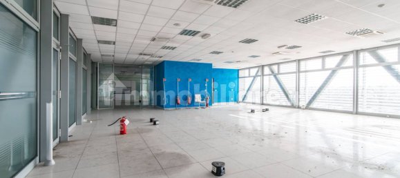 Escritório de 5 divisões em Codogno, Italy N.º 133344 19