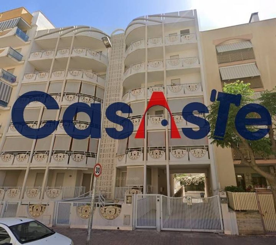 4 rooms Apartment in Andria, Italy No. 35038