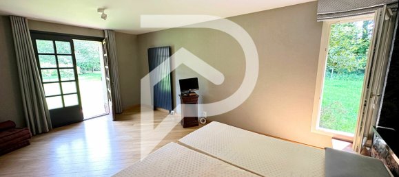 5 bedrooms House in La Vendue-Mignot, France No. 64677 5