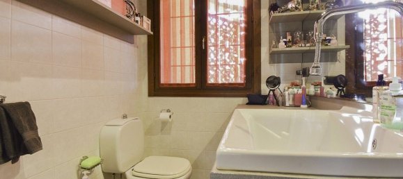 3 غرف نوم شقة في Modena, Italy رقم 358340 15