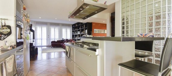 3 غرف نوم شقة في Modena, Italy رقم 358340 12