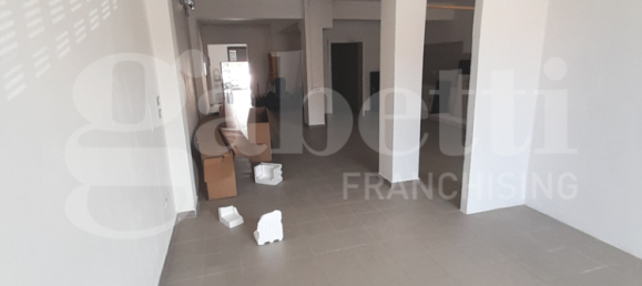 4 rooms Office in Poggibonsi, Italy No. 271818 8