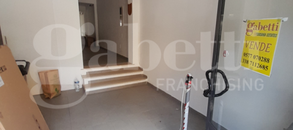 4 rooms Office in Poggibonsi, Italy No. 271818 3