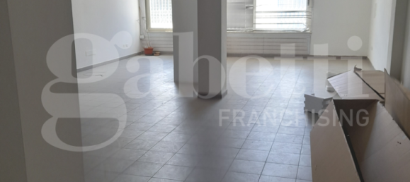 4 rooms Office in Poggibonsi, Italy No. 271818 6