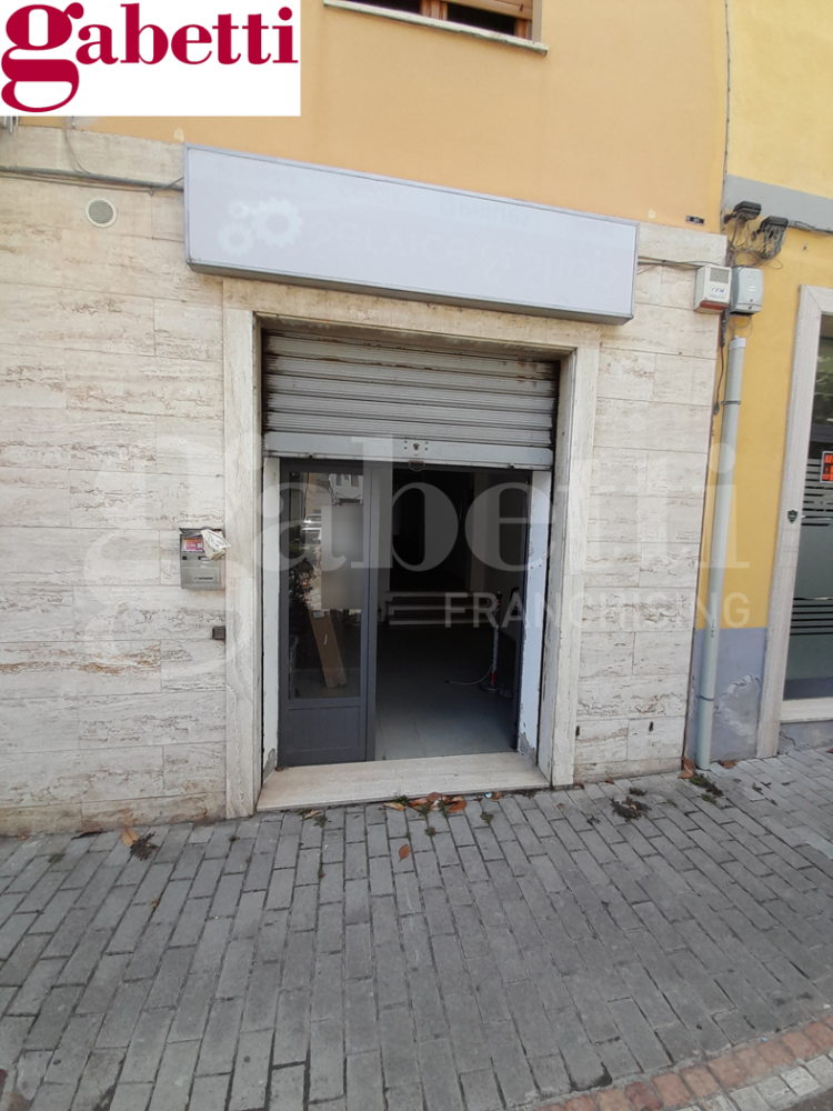 4 rooms Office in Poggibonsi, Italy No. 271818