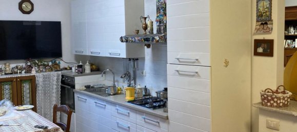 5 rooms Apartment in Chieti, Italy No. 212144 4