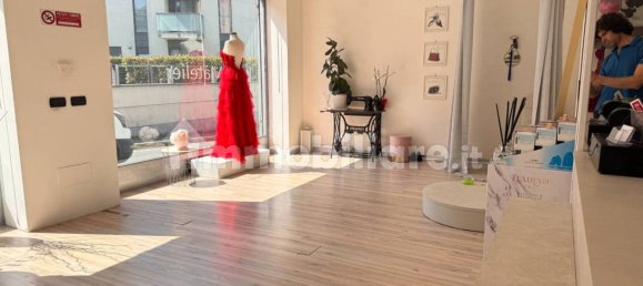 2-Zimmer Gewerbliche Immobilie in Como, Italy, Nr. 279656 3