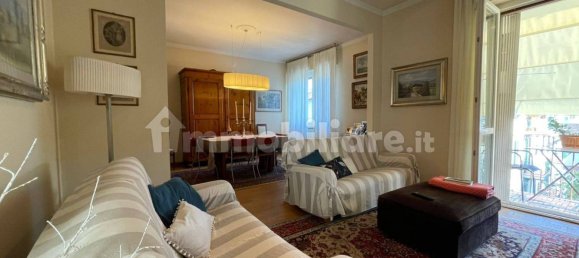 2 bedrooms Apartment in Florence, Italy No. 337589 2