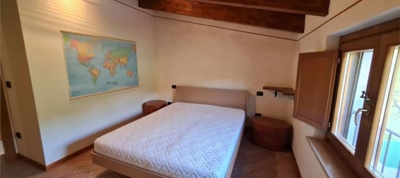 2-salle Appartement à Perugia, Italy No. 7962 3