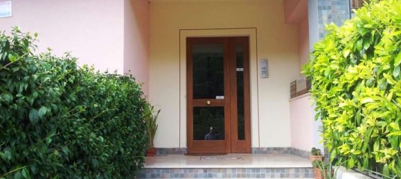 2-salle Appartement à Perugia, Italy No. 7962 22