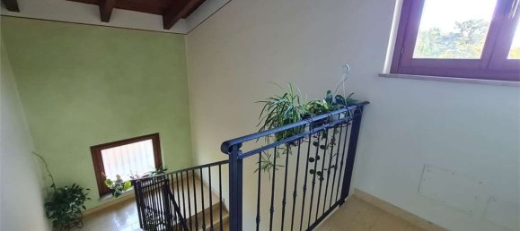 2-salle Appartement à Perugia, Italy No. 7962 24