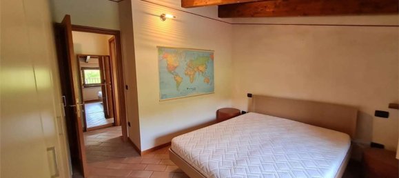 2-salle Appartement à Perugia, Italy No. 7962 16