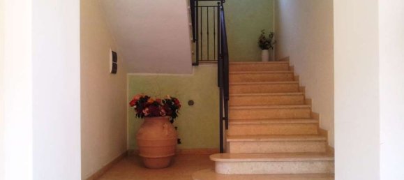 2-salle Appartement à Perugia, Italy No. 7962 23