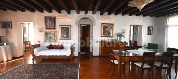 4 غرف نوم فيلا في Paese, Italy رقم 114138 9