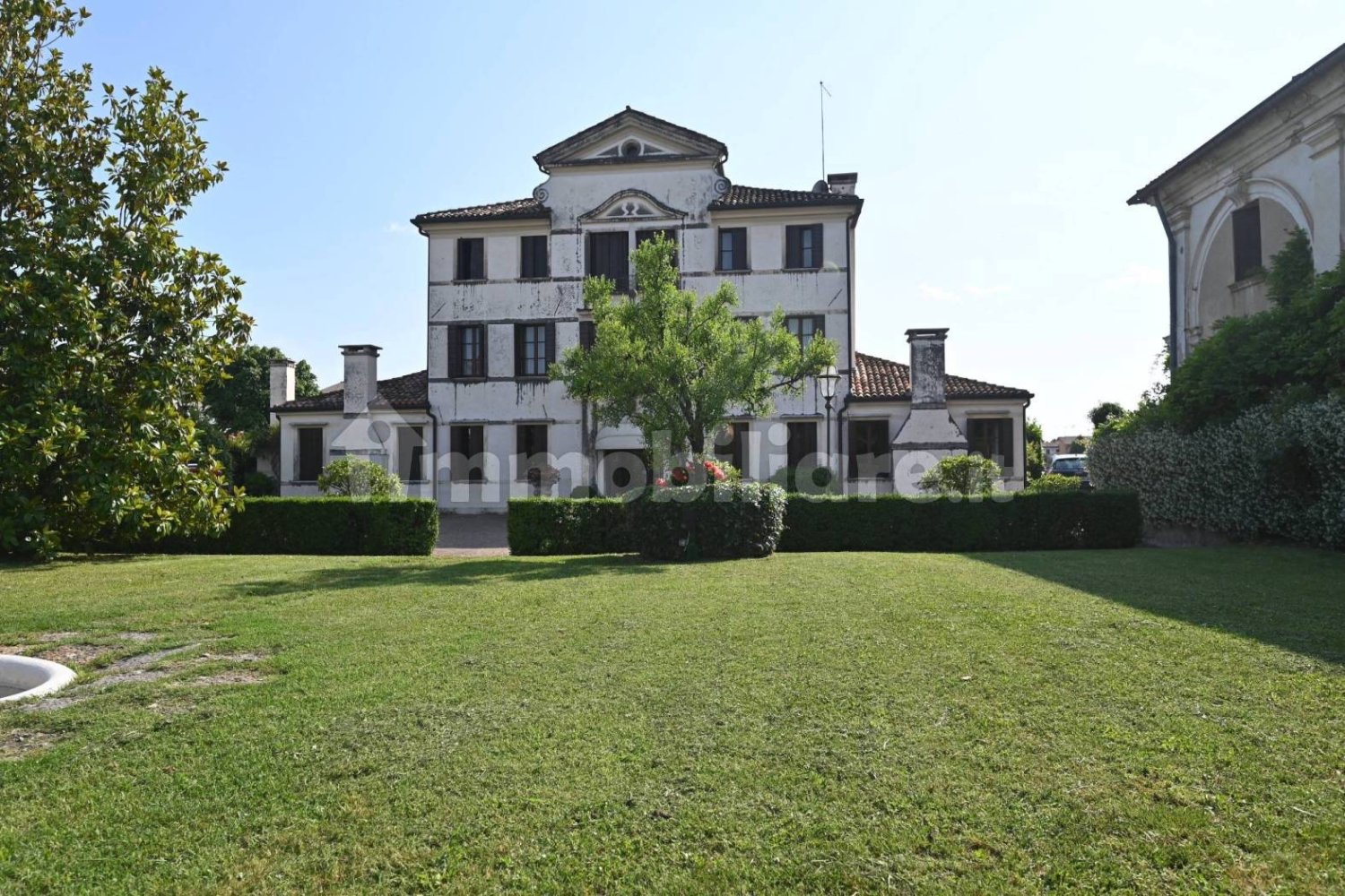 4 bedrooms Villa in Paese, Italy No. 114138
