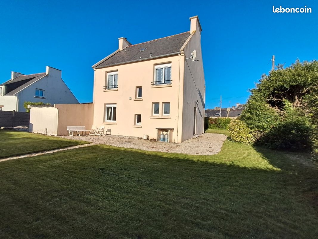 7 rooms House in Ploudalmezeau, France No. 290960