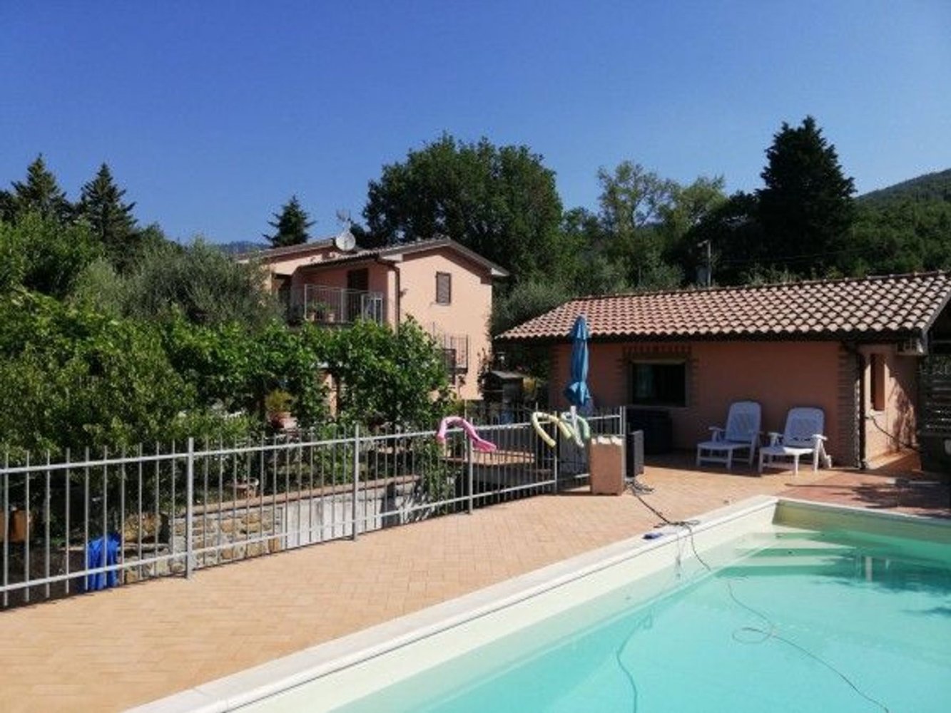 6 rooms Villa in Passignano sul Trasimeno, Italy No. 123742