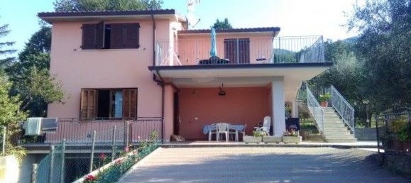 6 rooms Villa in Passignano sul Trasimeno, Italy No. 123742 9