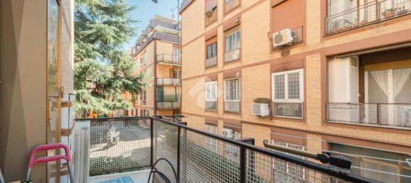 Квартира с 3 комнатами в Рим, Италия № 151604 34