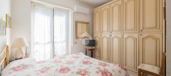 Квартира с 3 комнатами в Рим, Италия № 151604 21