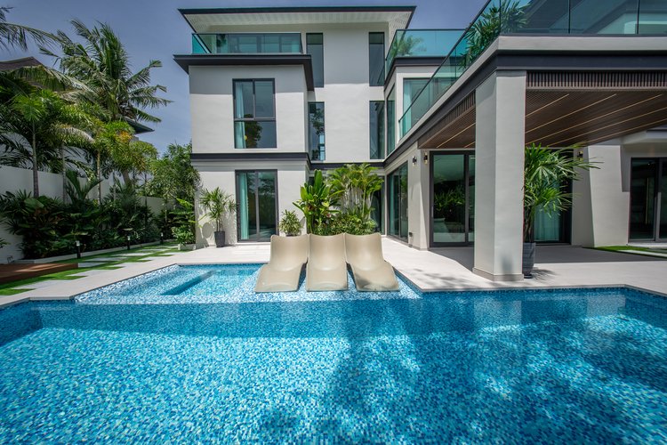 6 chambres villa à vendre à Pattaya, Chonburi, Eastern Thailand, Thailand № 170985