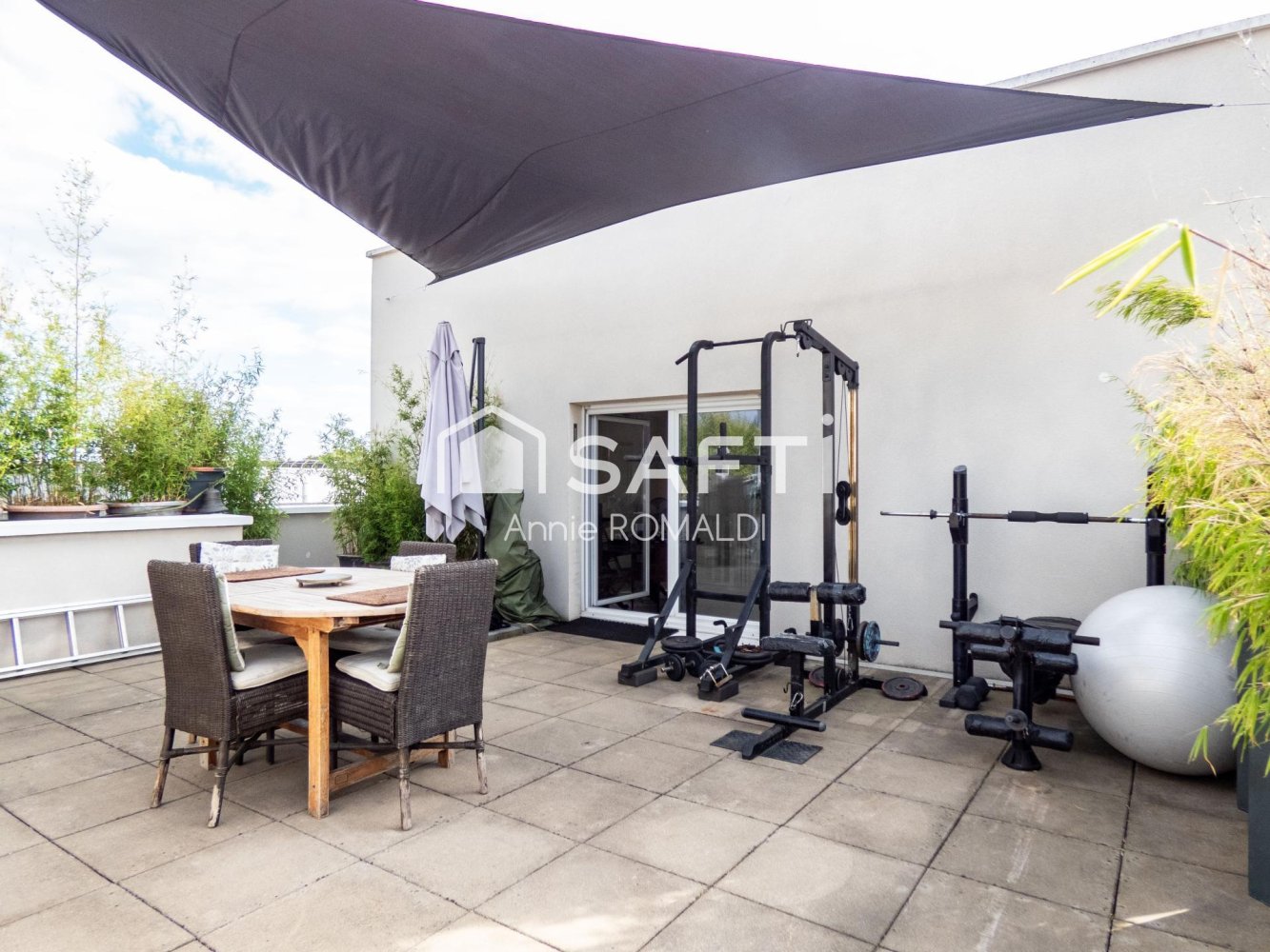 3 Schlafzimmer Doppelhaus in La Courneuve, France, Nr. 349232