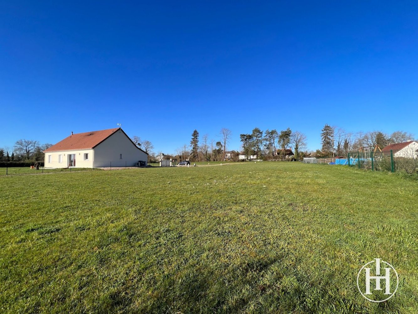 Terreno em Ainay-le-Vieil, France 989 m² N.º 89601