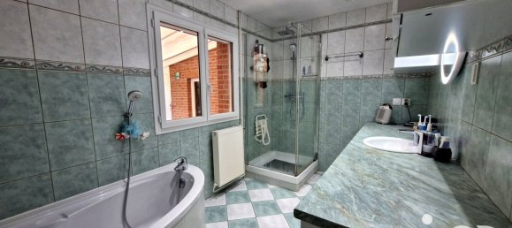 4 bedrooms House in Saint-Amand-les-Eaux, France No. 160202 6