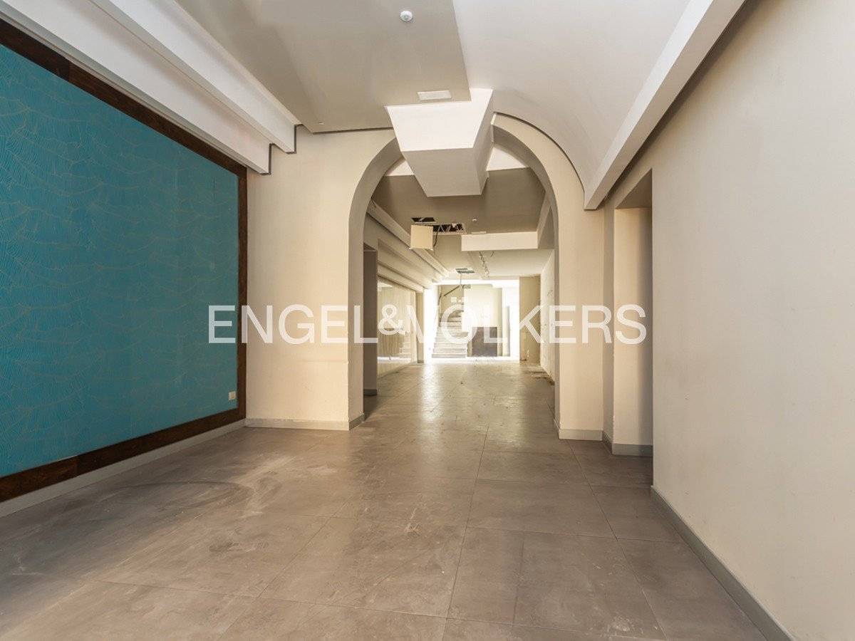 5غرفة عقار تجاري في Rome, Italy رقم 130984